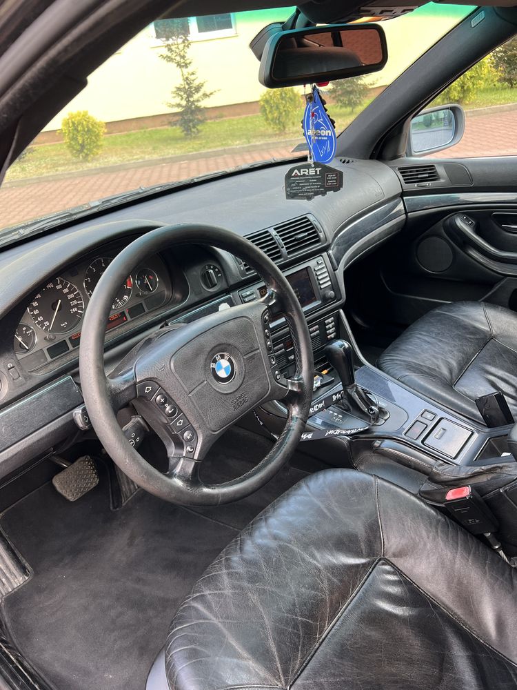 BMW e39 Touring 540i 4.4 v8 LPG