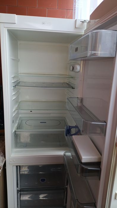 Lodówka Whirlpool biała