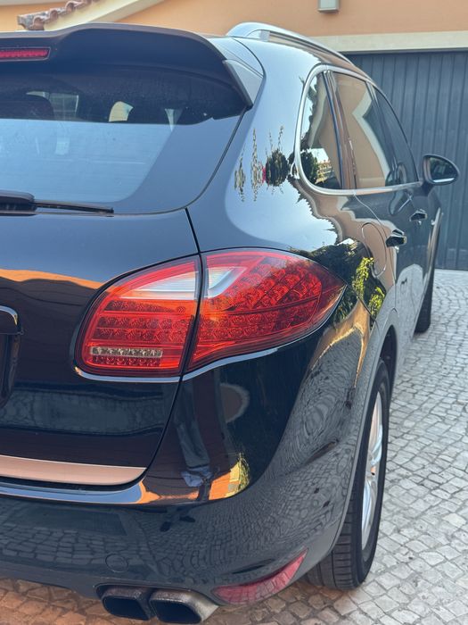Porsche Cayenne muito estimado com pouco kms