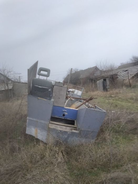 Продам пластиковий катер - лодку