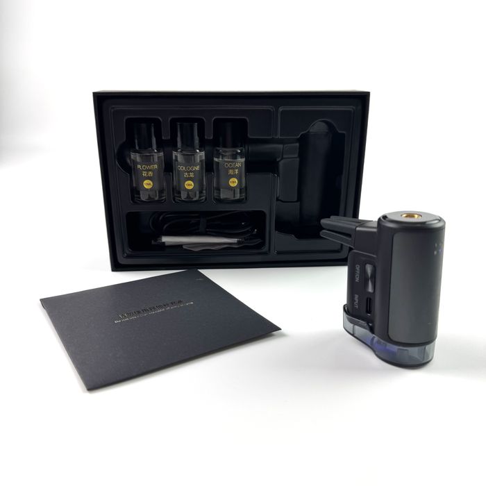 Ароматизатор в авто Mini Ultrasonic пахучка в машину