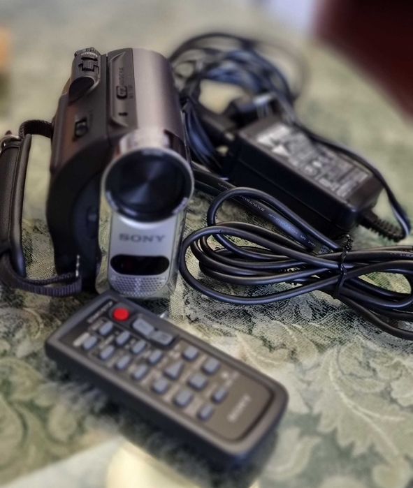 Vendo Handycam SONY com mala de transporte
