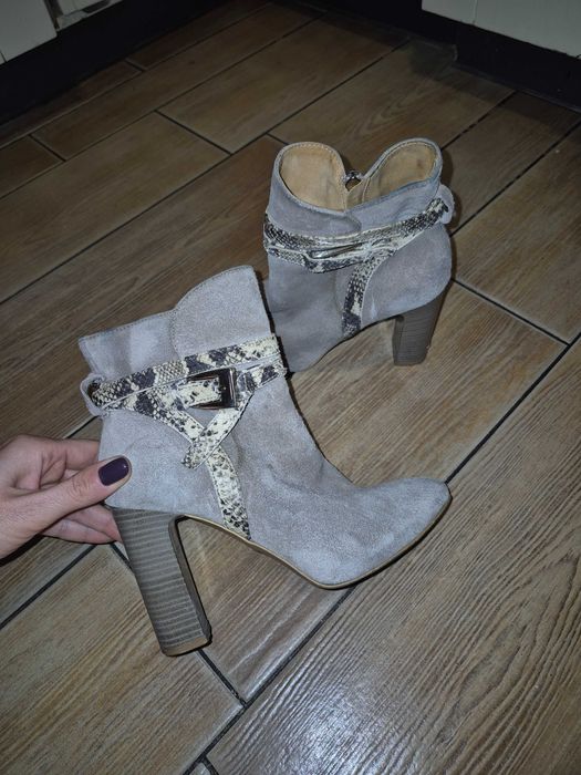 Zamszowe botki Gino Rossi rozm.36