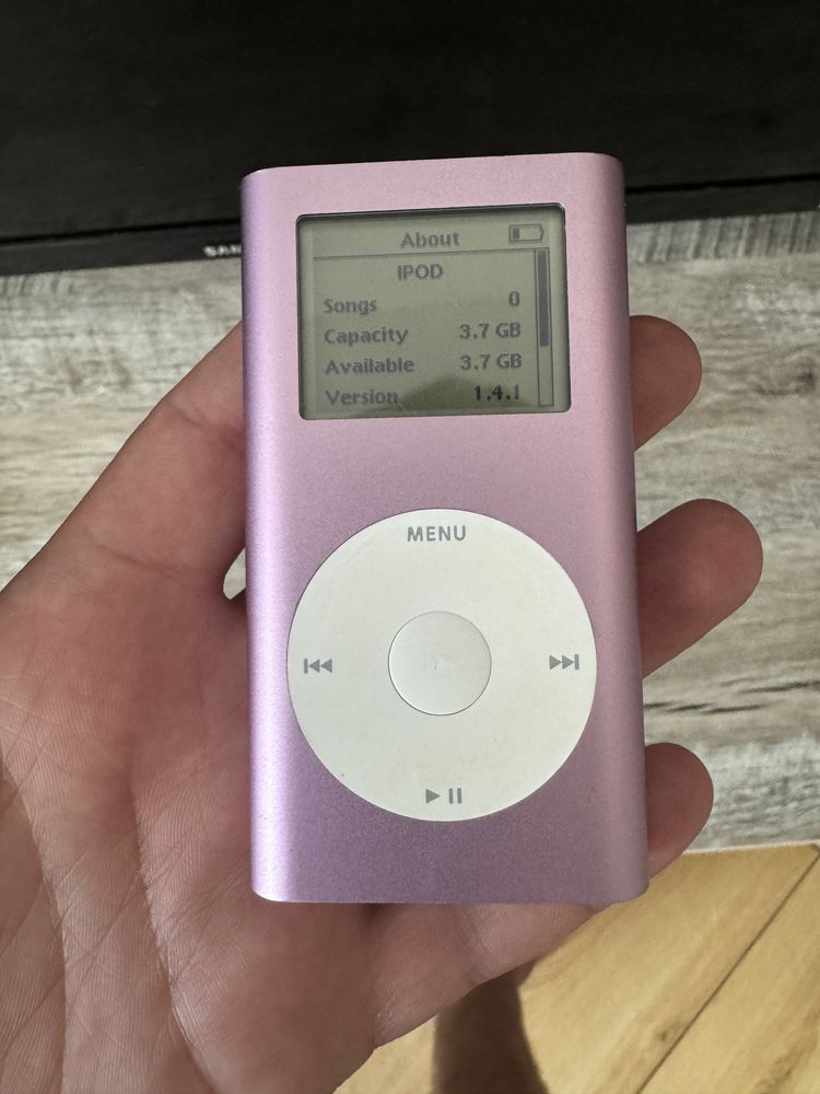 Apple apod mini 4 gb pink A1051