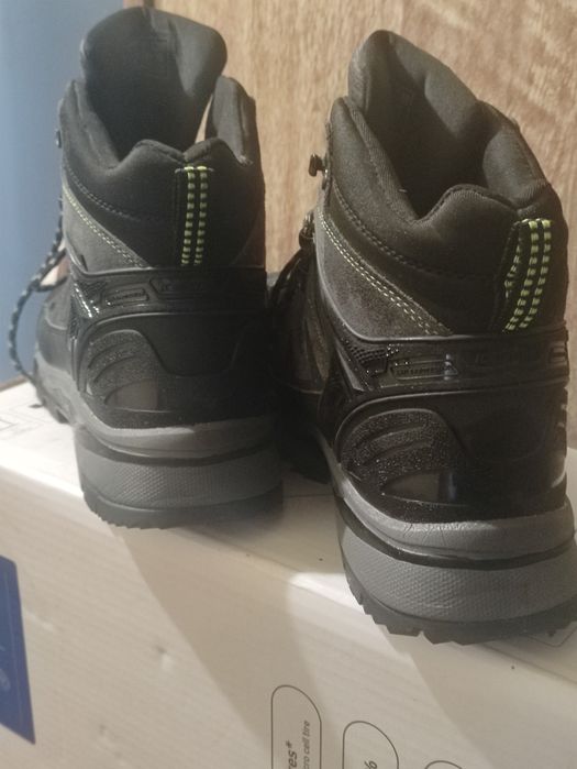 Продам ботинки мужские 46 размер