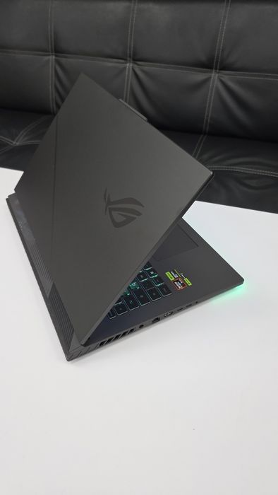 Asus rog strix g19 Ryzen 9 rtx 5070