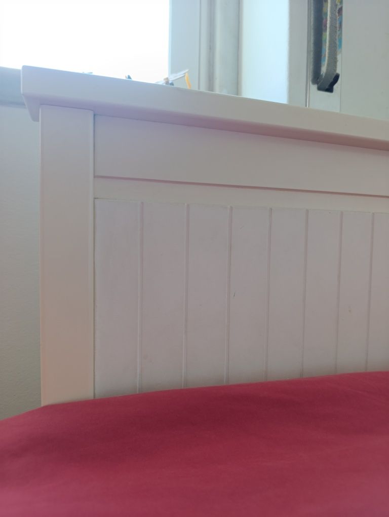 Cama dupla ikea.
