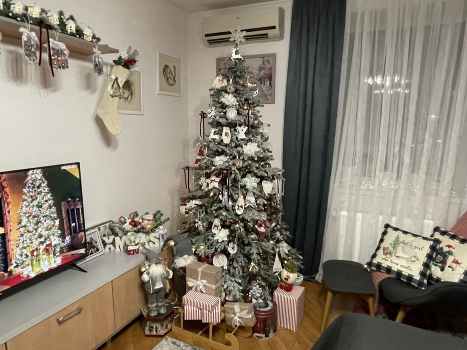 Ялинка новорічна лита  засніжена