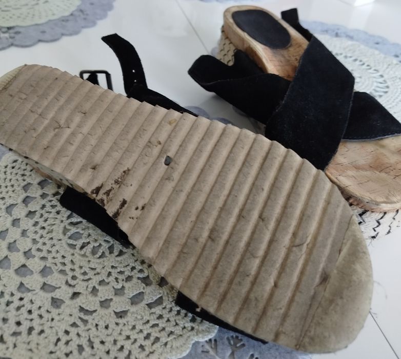 Sandały damskie na koturnie szerokie. Rozmiar 39