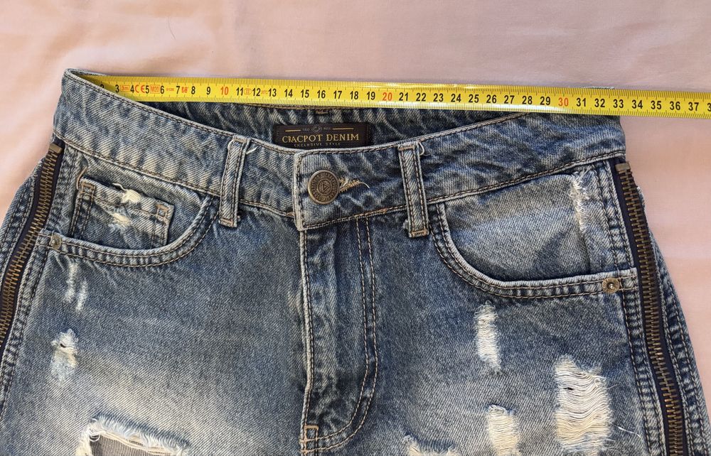Жіночі джинсові шорти
