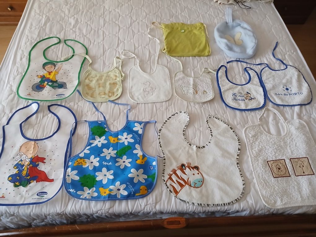 Babetes e saquinhos para bebé