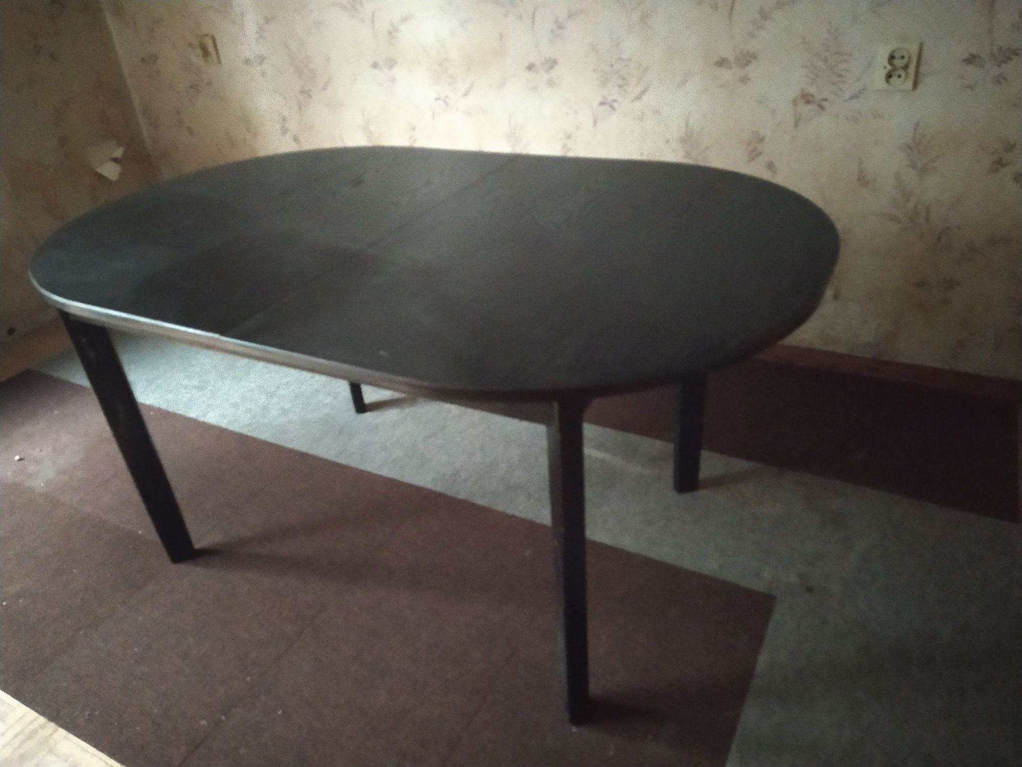 Rozkładany stół czarny