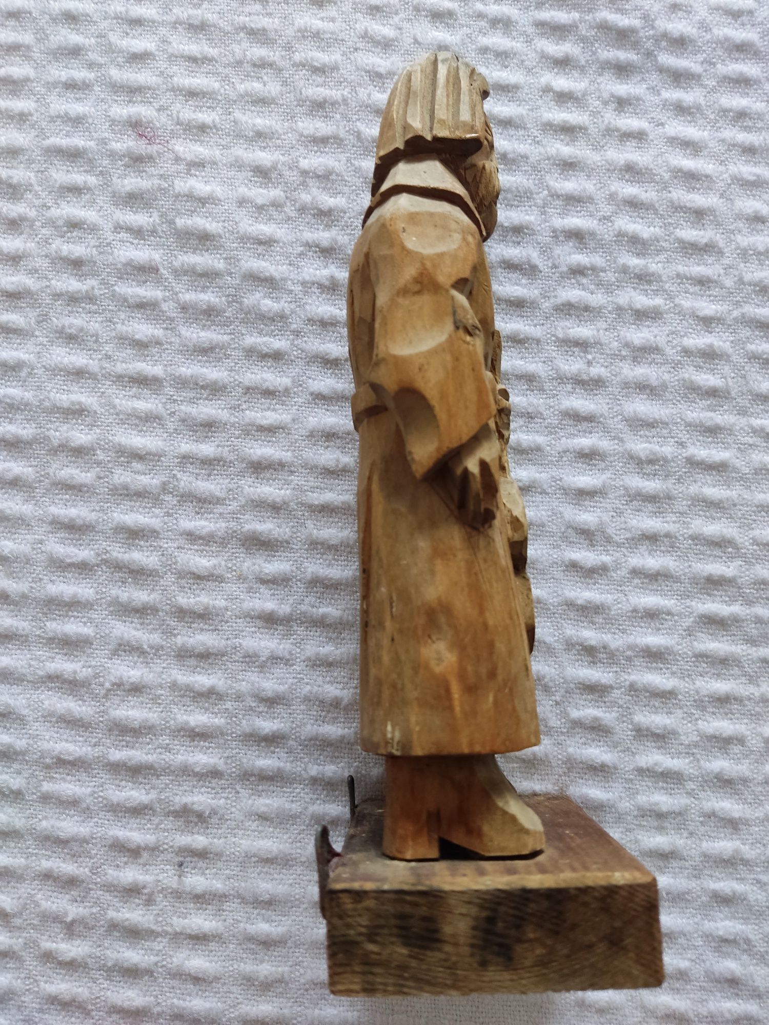 Drewniana ręcznie wykonana rzeźba " Słowiański wieszcz muzykant "