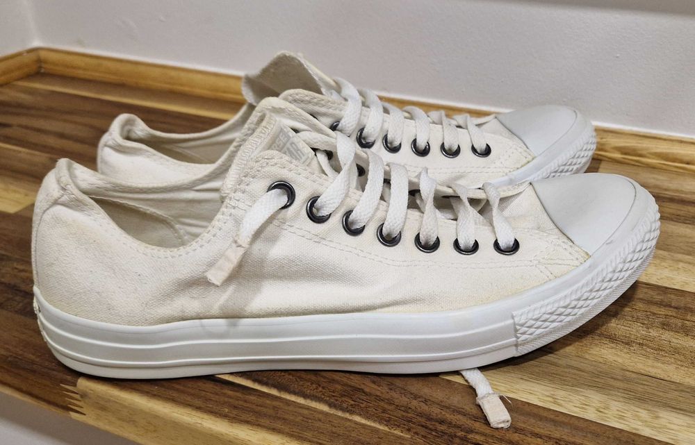 Białe męskie converse all star 42