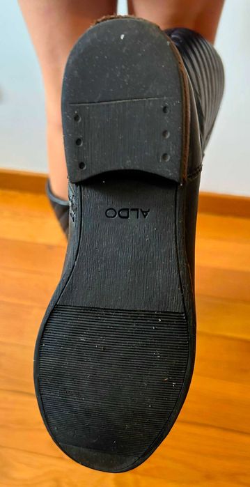 Bota cano alto em pele preto Aldo tamanho 39