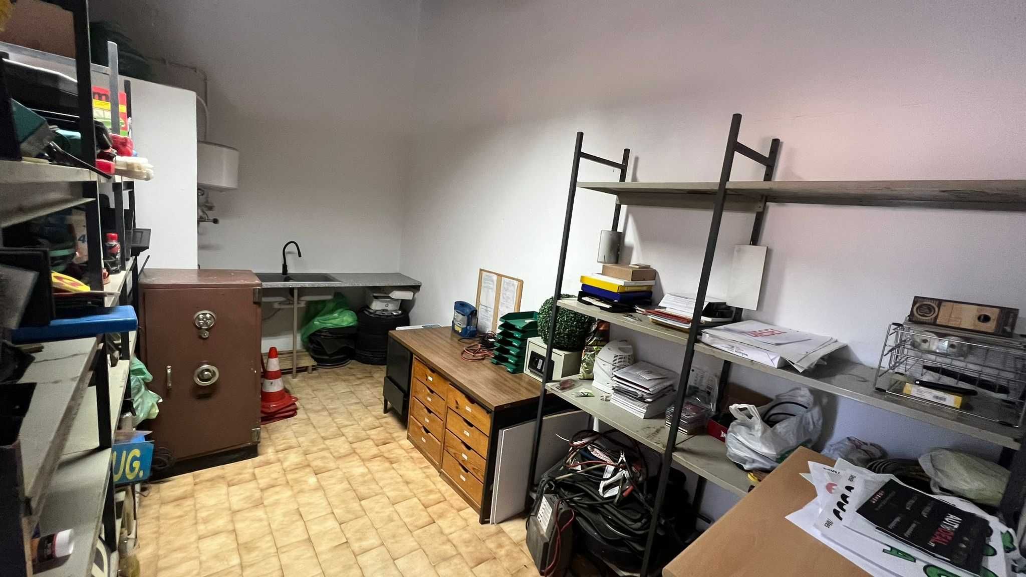 TRESPASSE - Loja na EN125 para muitos negócios - Alta visibilidade