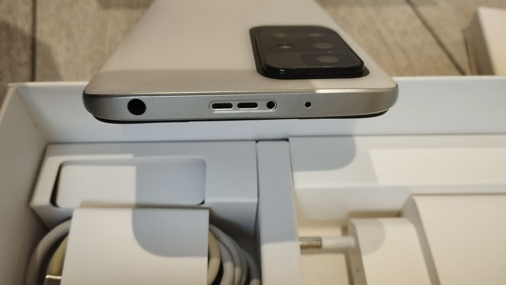 Отличное состояние Xiaomi Redmi 10 NFC 4/64GB