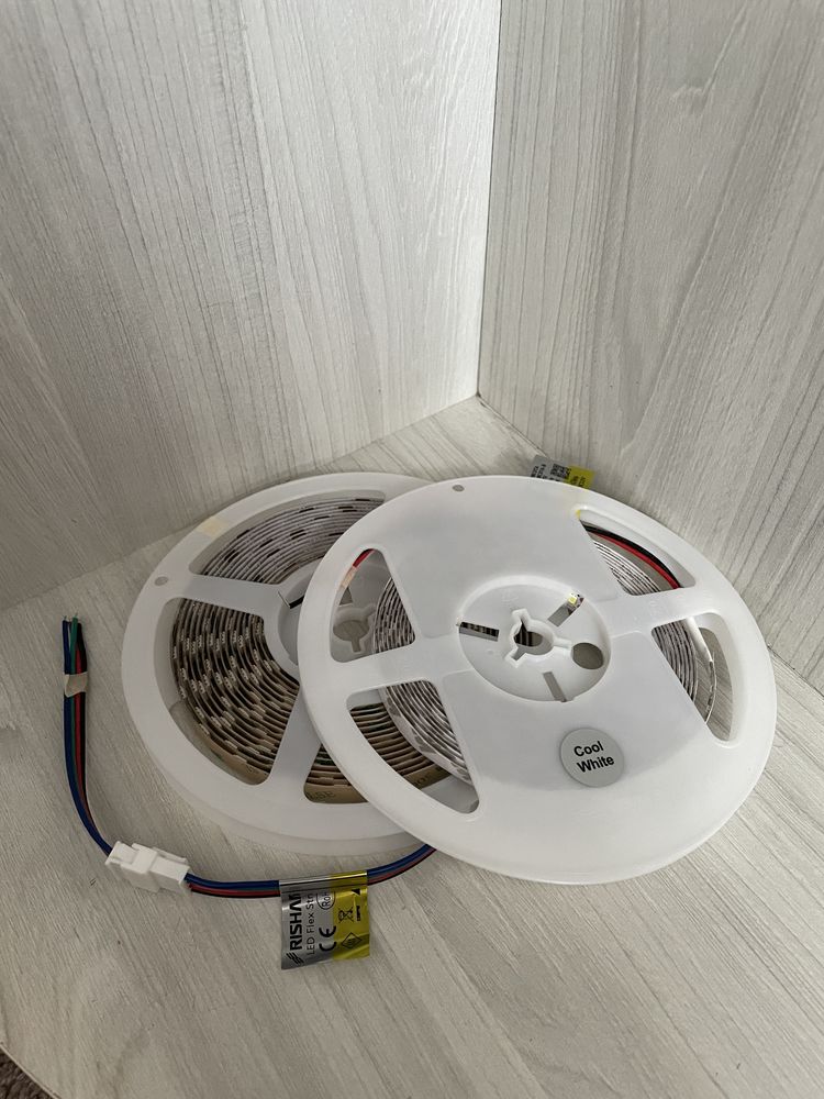 Світлодіодна LED стрічка Rishang, 12V RGB