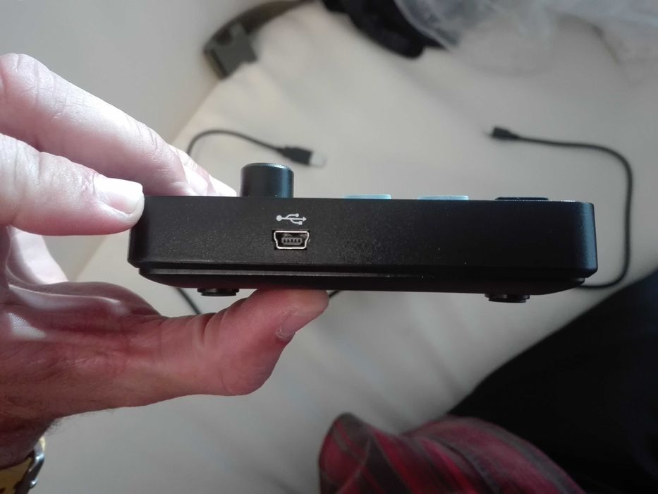 Alesis Q mini - controlador midi