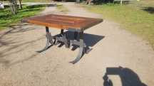 Mesa artesanal antiga
