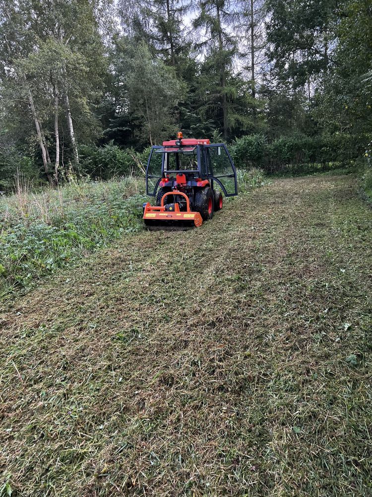 Koszenie traw nieużytków, działek kosiarka bijakowa mulczer orkan