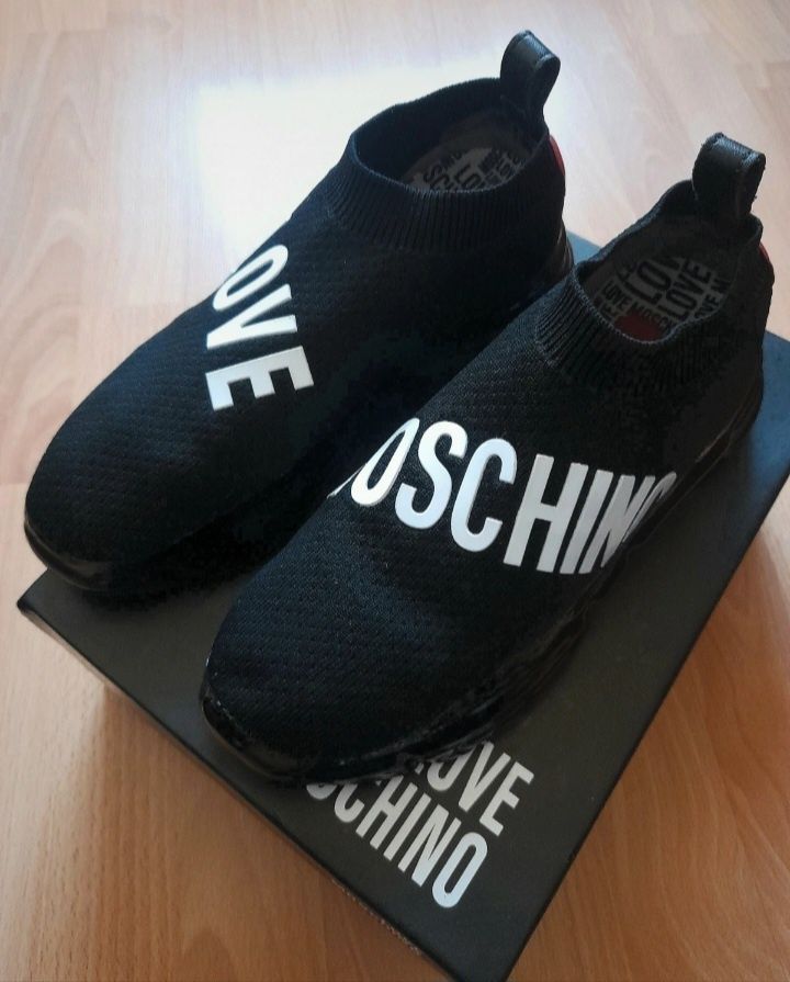 Love Moschino. Sneakersy. 38