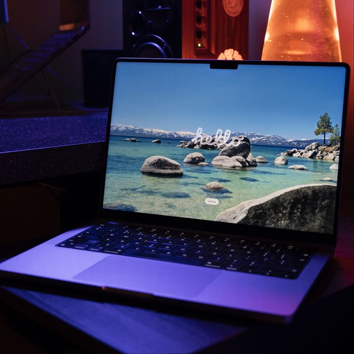 Apple MacBook Pro 14” M1 Pro 10 core  / 16 GB / 1 TB SSD - stan prima