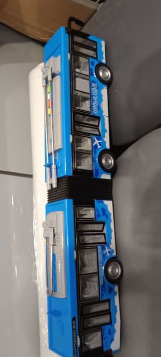 Trolejbus Autobus przegubowy 1:16 z napędem światło dźwięk 48 cm