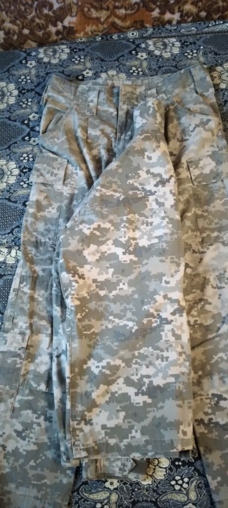 Продаю летнию военную форму.Китель и штани(размер 50/4) Цена договорна