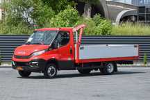 Iveco DAILY 35C18 / 3.0 - 180 KM / AUTOMAT HI-MATIC / DOSTAWCZE / SKRZYNIA 4,3 M / 3 OSOBY / TEMPOMAT / KLIMA /  SERWISOWANY / Z NIEMIEC  / Tanie Szybkie Finansowanie Zgoda od Zaraz