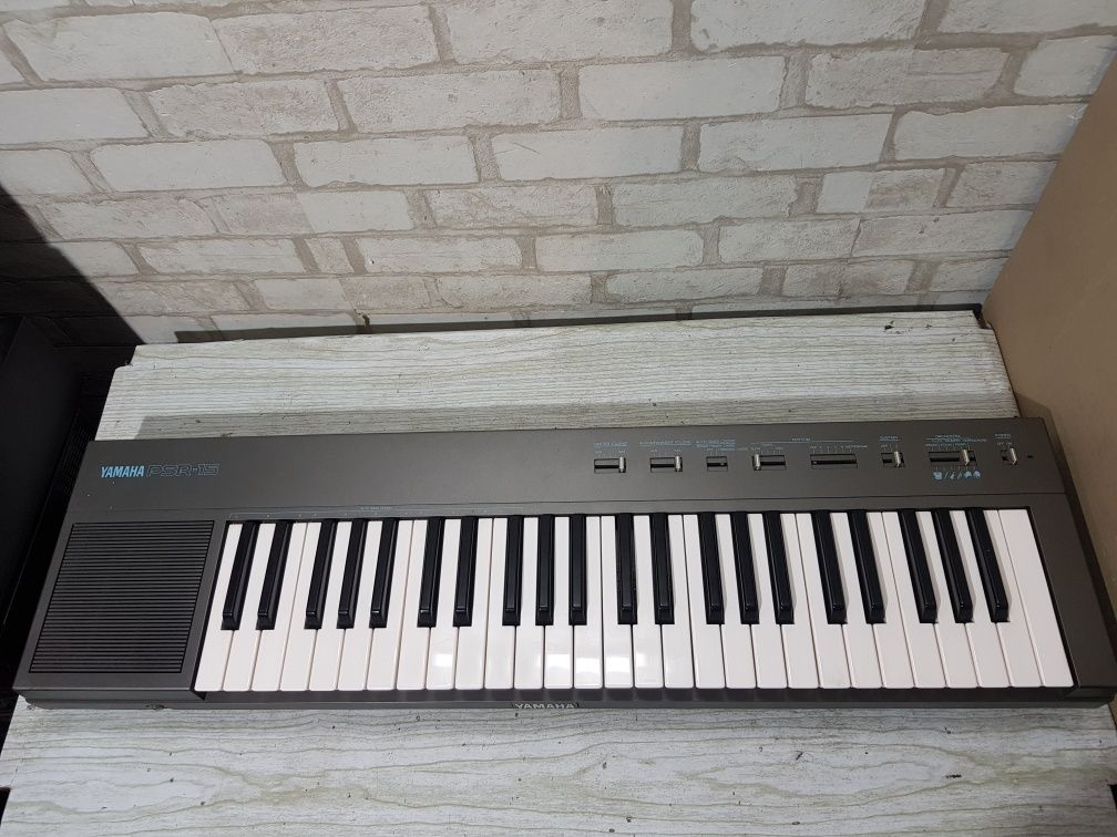 Синтезатор Yamaha PS-30B/PSR 15 б/у з Німеччини