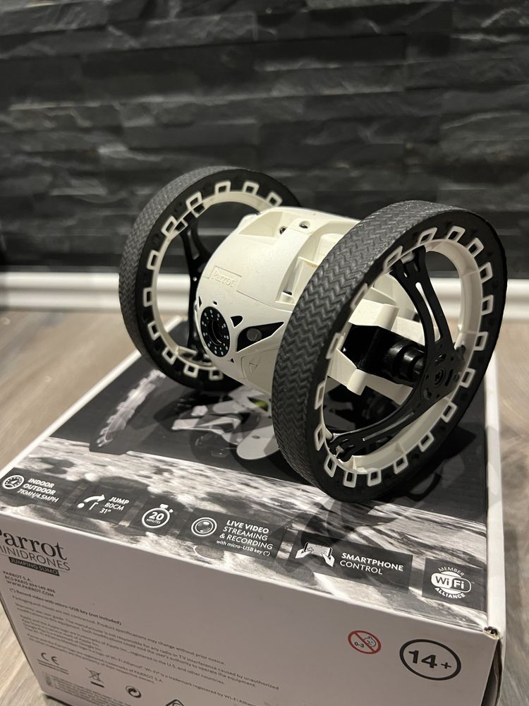 Parrot mini dron Jumping Sumo