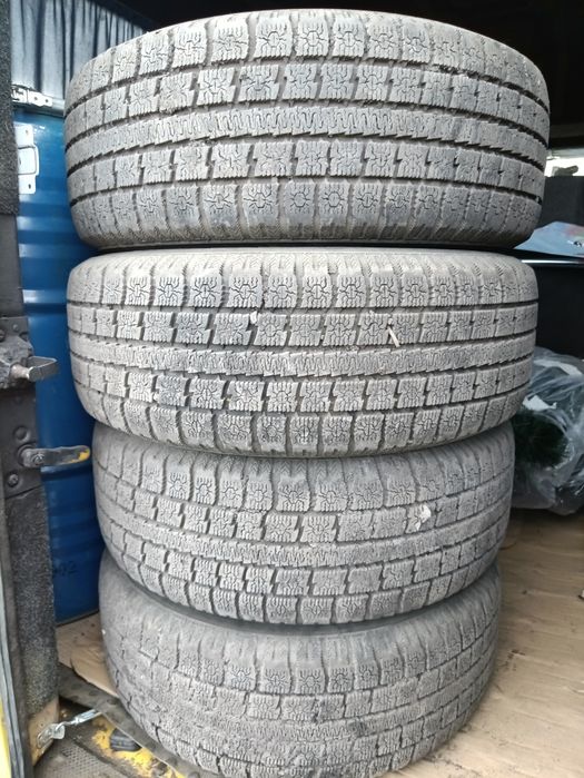 Резина зима, лето. r16 215*60