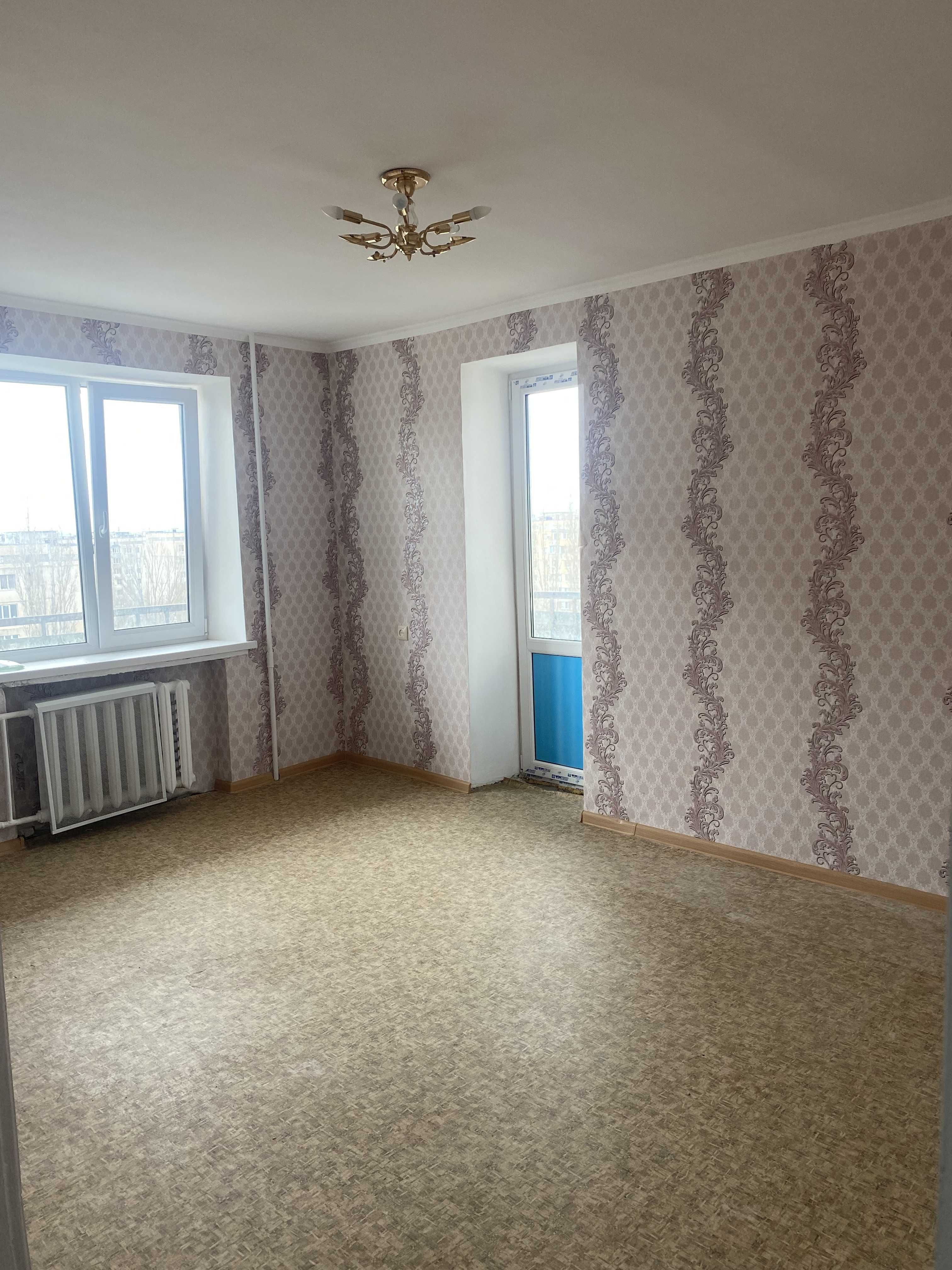 Продам 2 комнатную квартиру  в центре поселка Котовского.