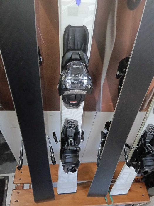 Nowe damskie narty Volkl flair 137cm- promocja 1200 zł/ Sklep-Serwis