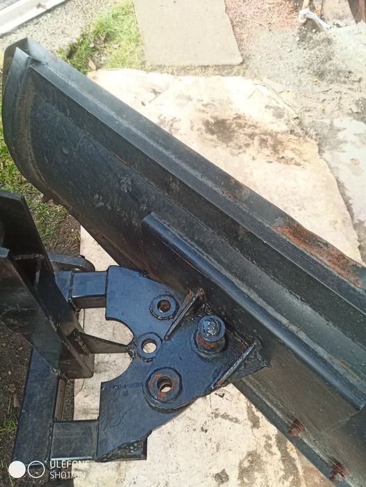 Продам сніжний отвал для минитрактора