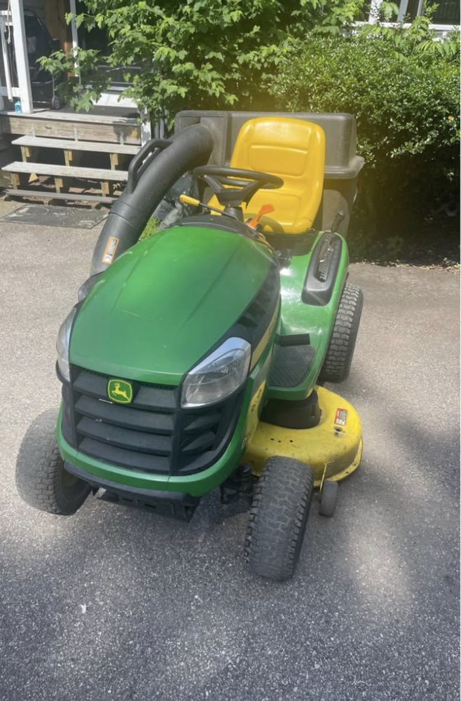 JOHN DEERE косарка трактор для саду