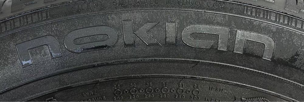 Шины б у 235/55R17 NOKIAN WR A3 зима