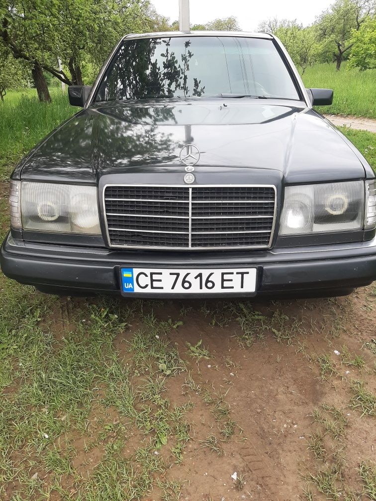 Решітка радіатора мерседес 124 до рест
