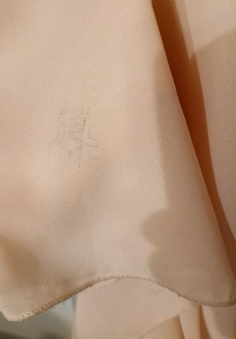 Morelowa suknia z perełkami