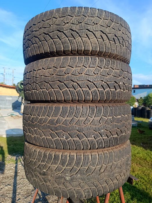 Opony zimowe Nokian 225/70R15C z 2022r