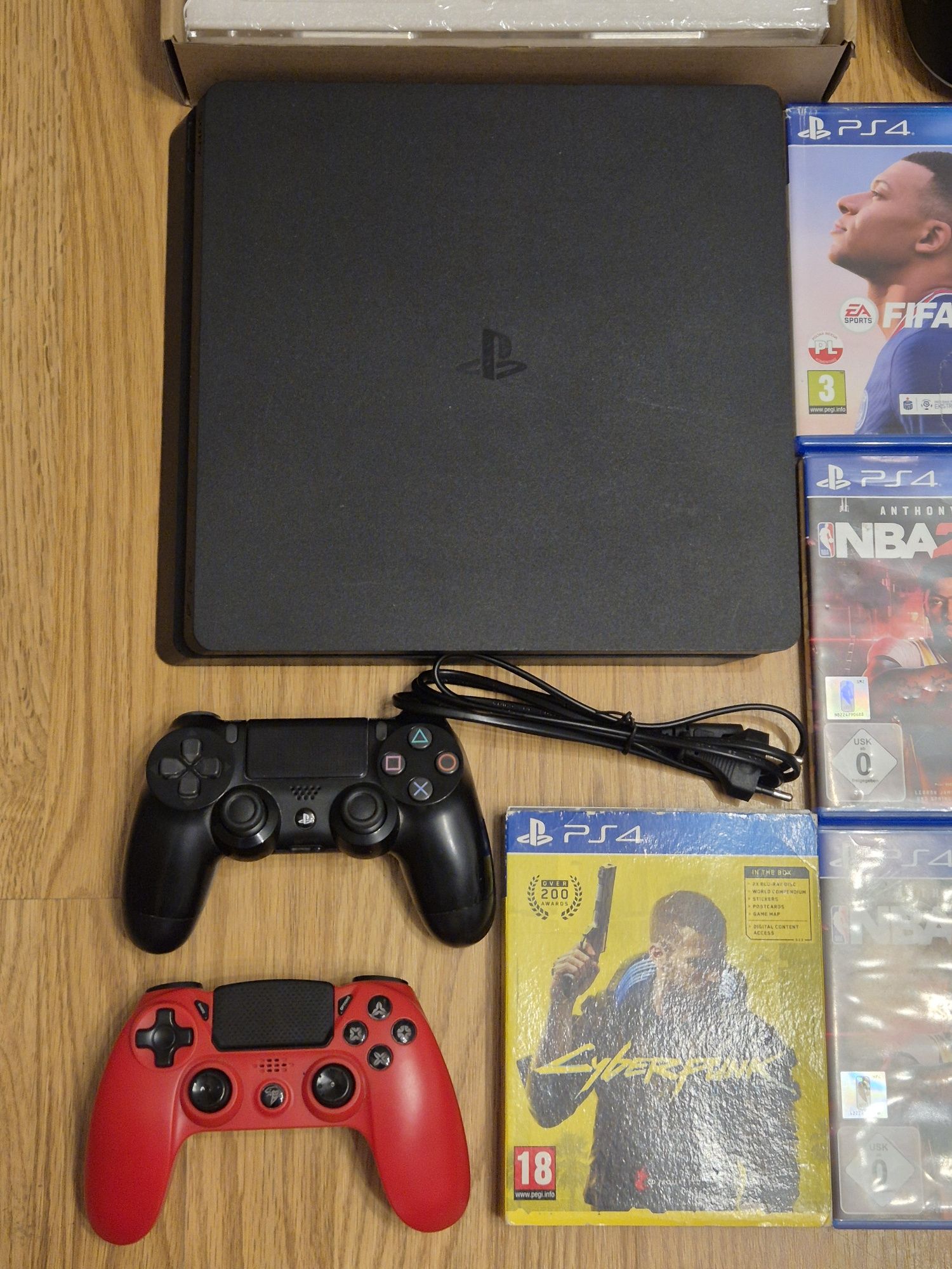 Sprzedam zestaw  PS4 + VR V2 gry pad