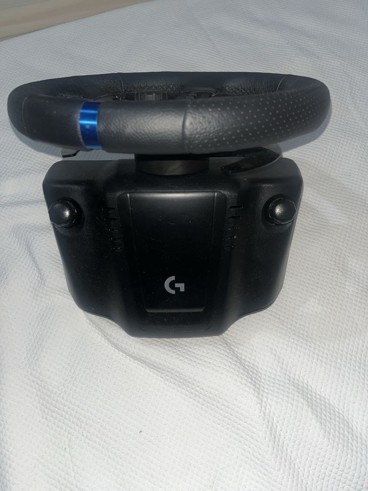 Volante Logitech G923 TrueForce – Como Novo (PS5/PS4/PC)