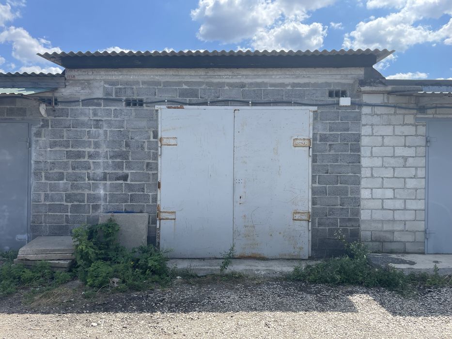 Продам добротный большой гараж