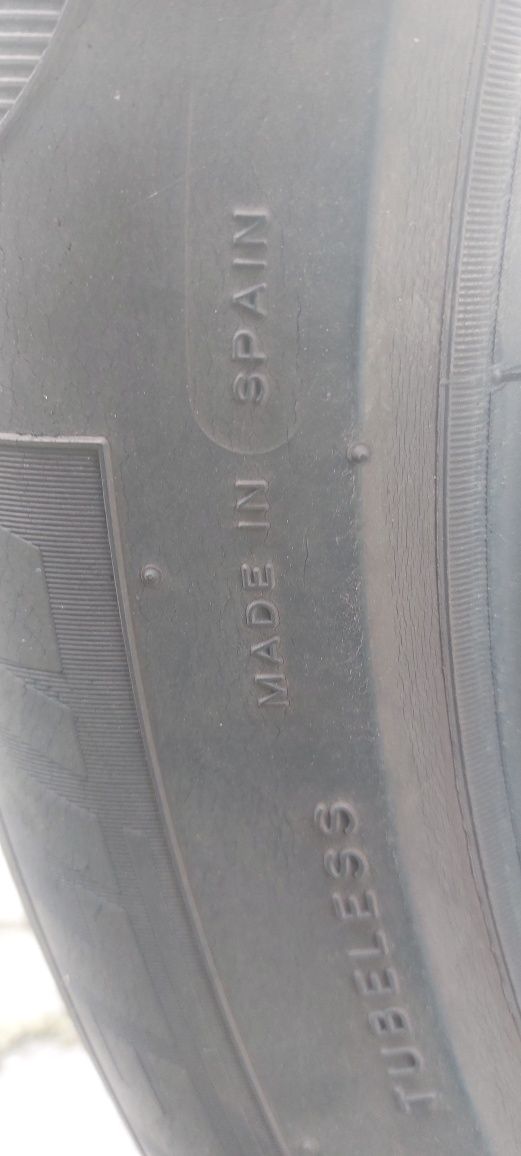 Продам шины 215/55R16