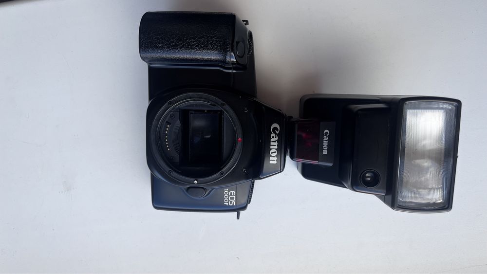Fotocamera Canon EOS 1000F