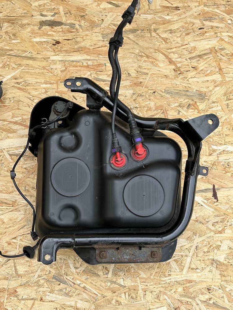 AUDI A4 B8 A5 8T A6 C7 TDI ADBLUE Zbiornik pompa paliwa płynu CNH CNHA