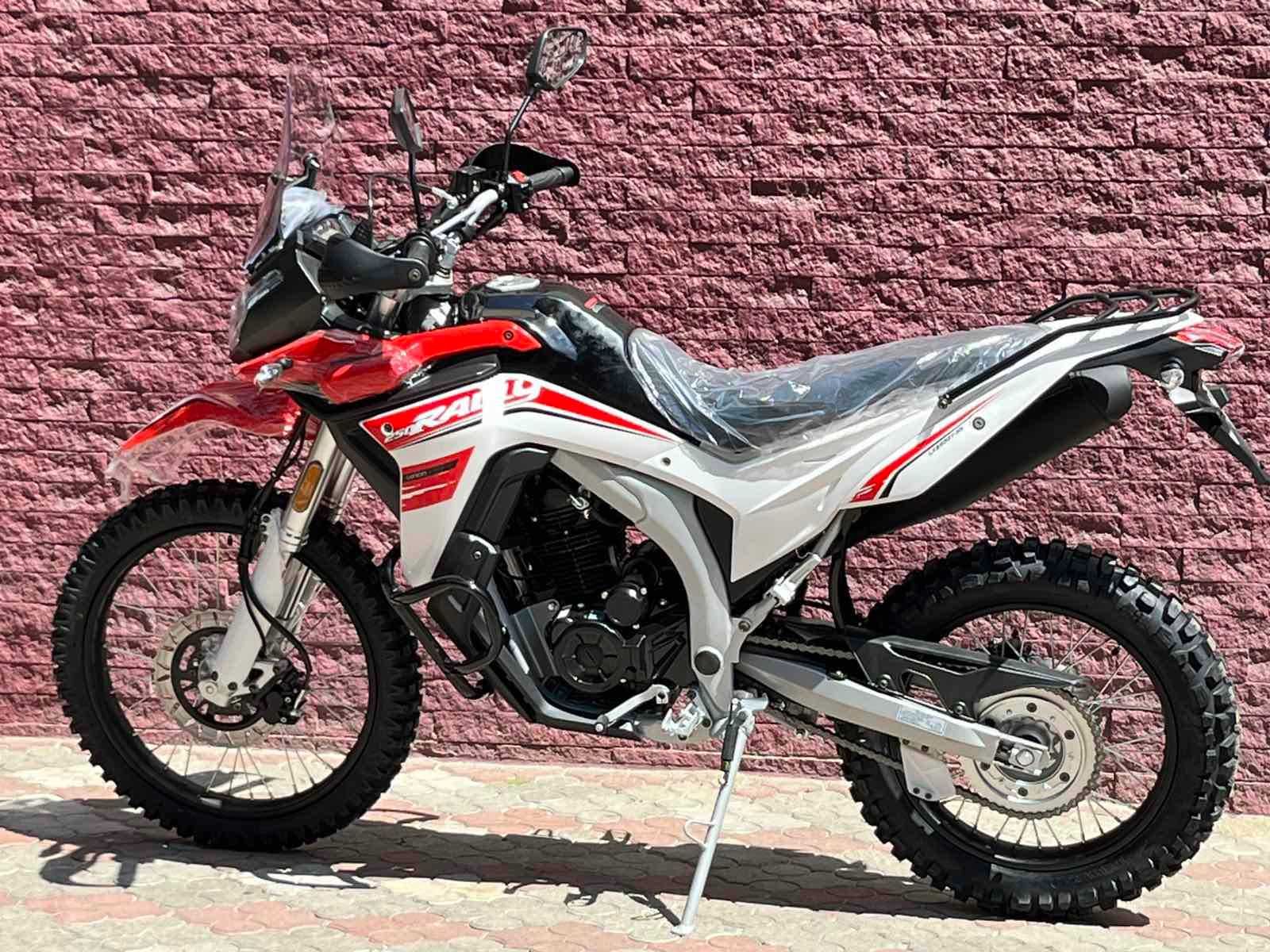 Мотоцикл Loncin LX250GY-3G DS2