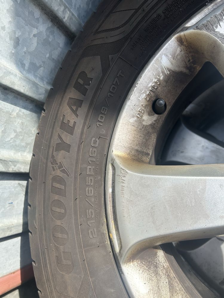 215 65 r16 C plus felgi alu orginal vw plus sruby