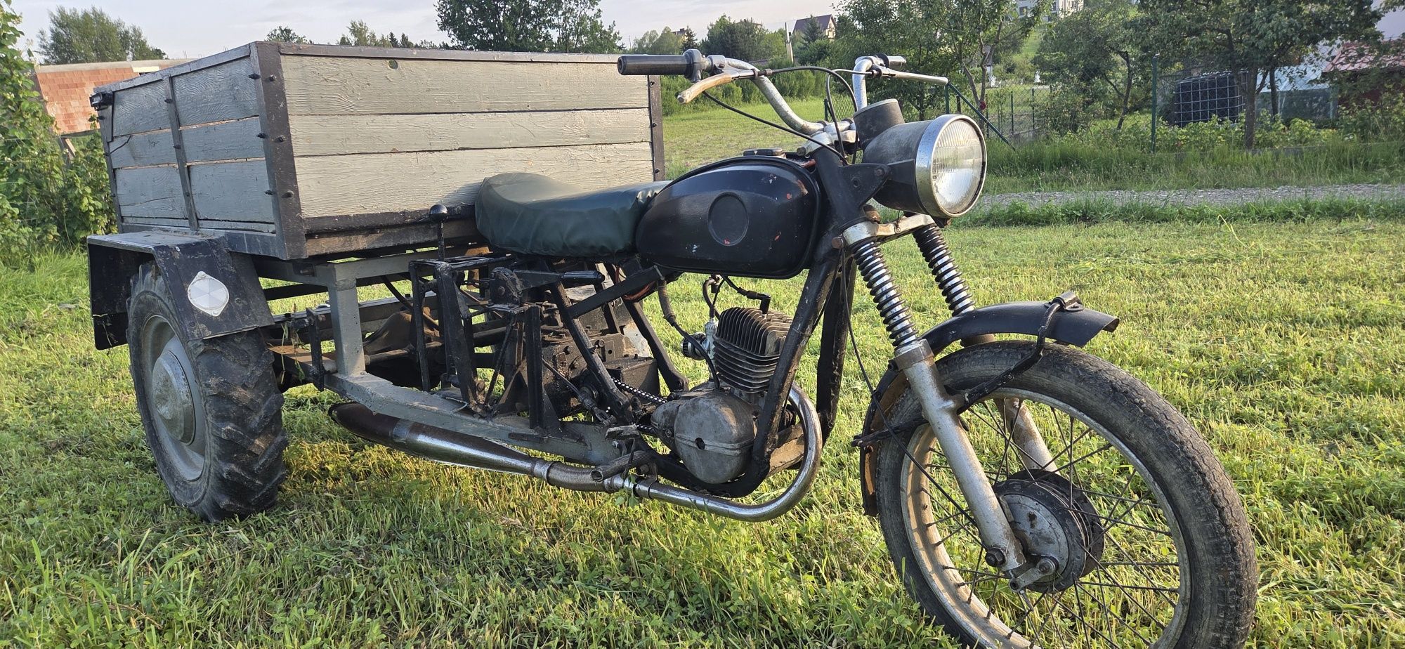 WSK 125 trójkołowiec